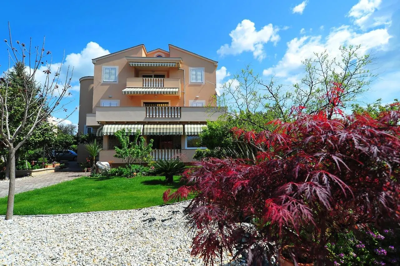 Apartmani Villa Elvira Sukošan 0*,