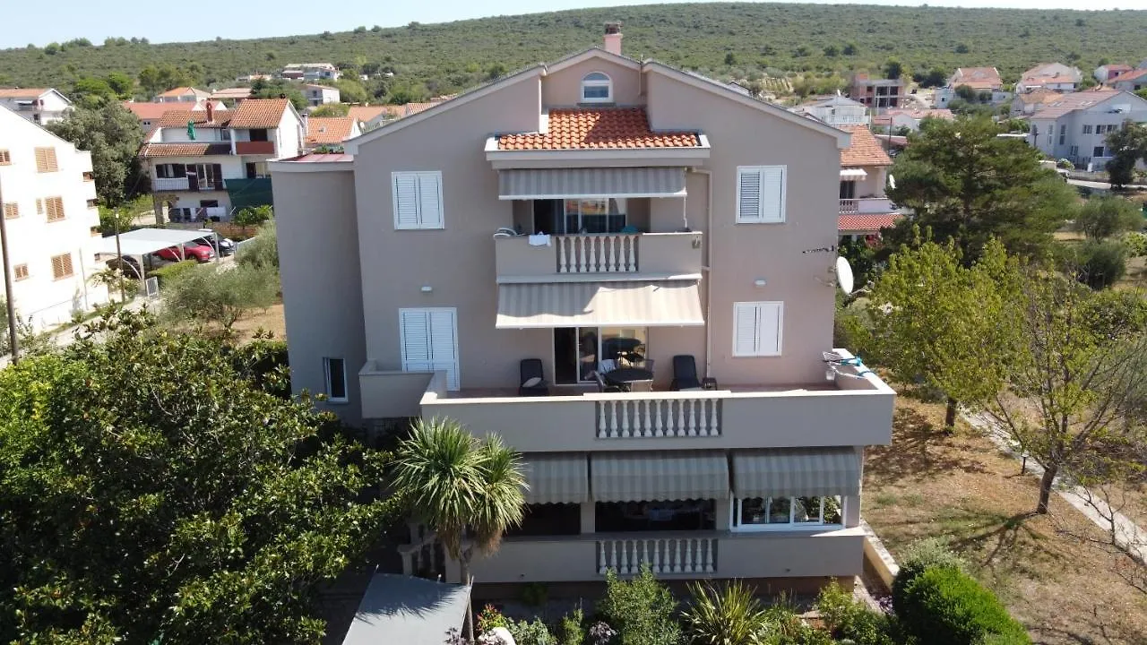 Apartmani Villa Elvira Sukošan