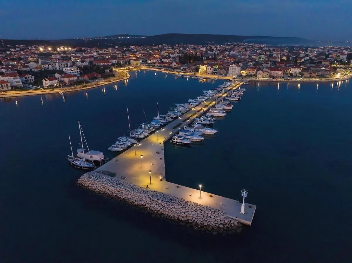 Apartmani Villa Elvira Sukošan 0*,  Kroatien